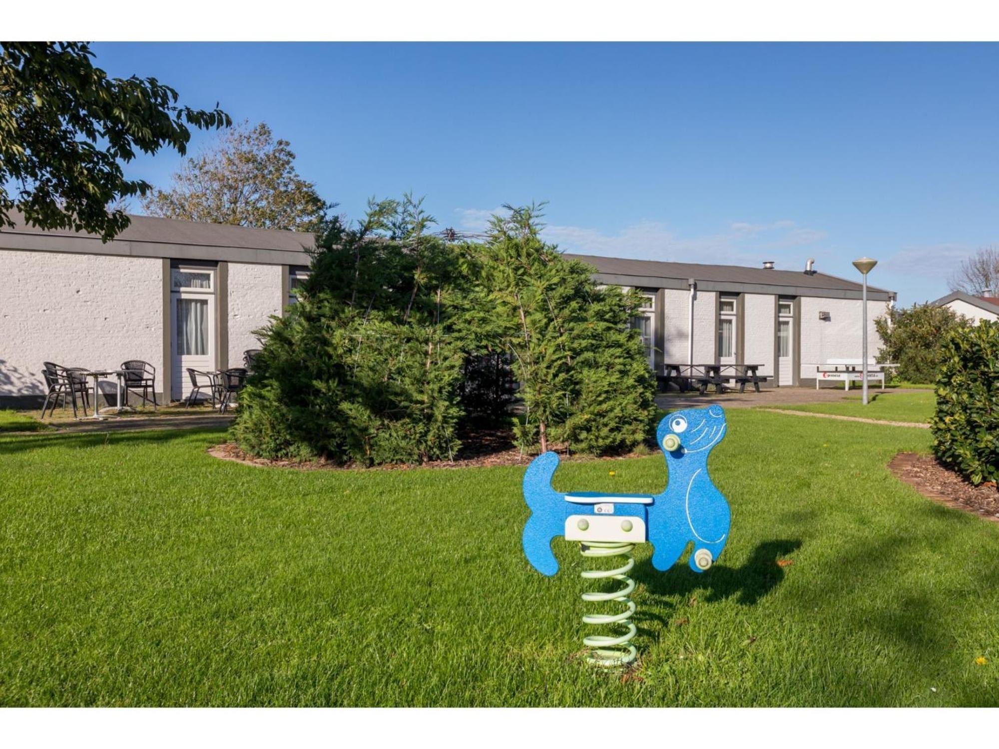Family House On A Small Park With A Large Playing Field Serooskerke  Esterno foto