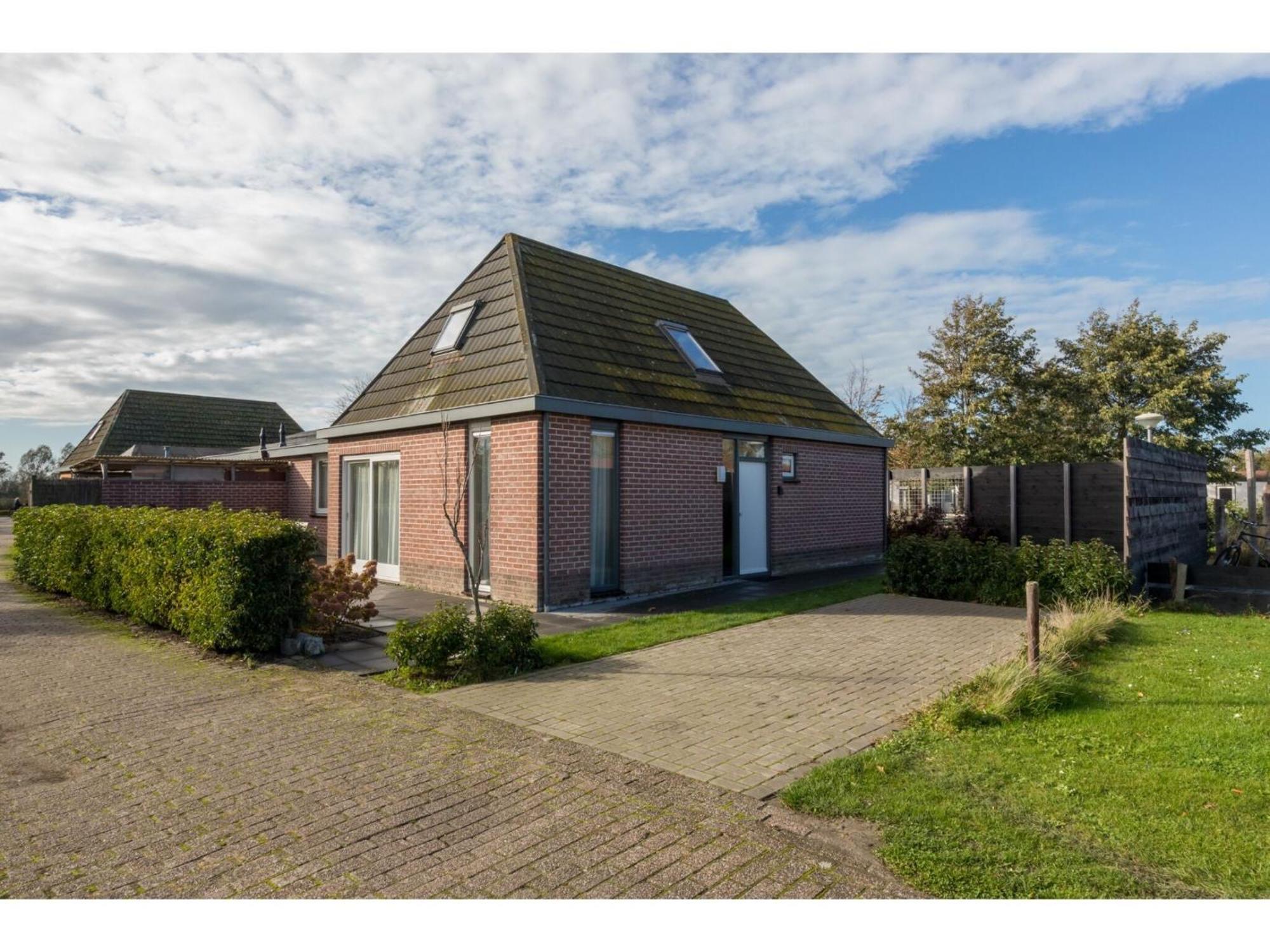Family House On A Small Park With A Large Playing Field Serooskerke  Esterno foto