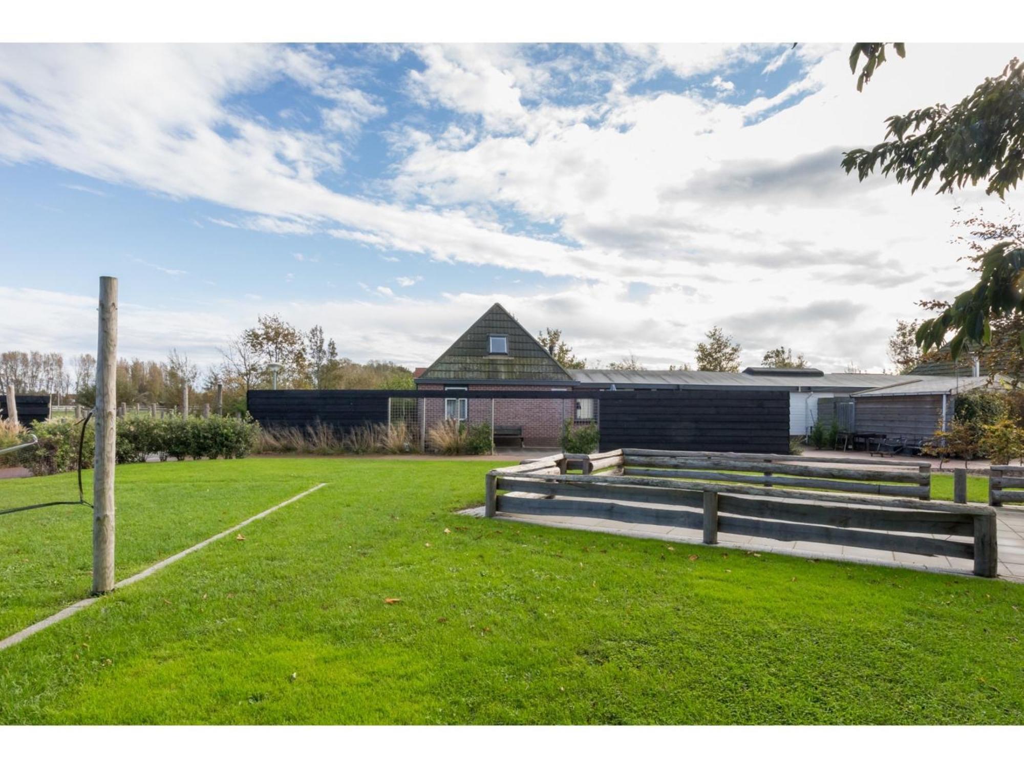 Family House On A Small Park With A Large Playing Field Serooskerke  Esterno foto